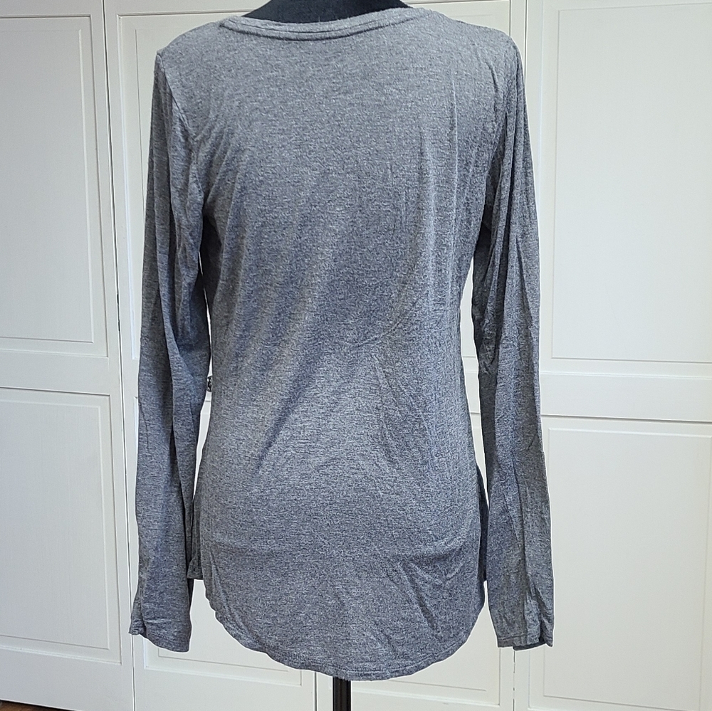 Maurices 24/7 long sleeve gray large tee - Picture 4 of 4